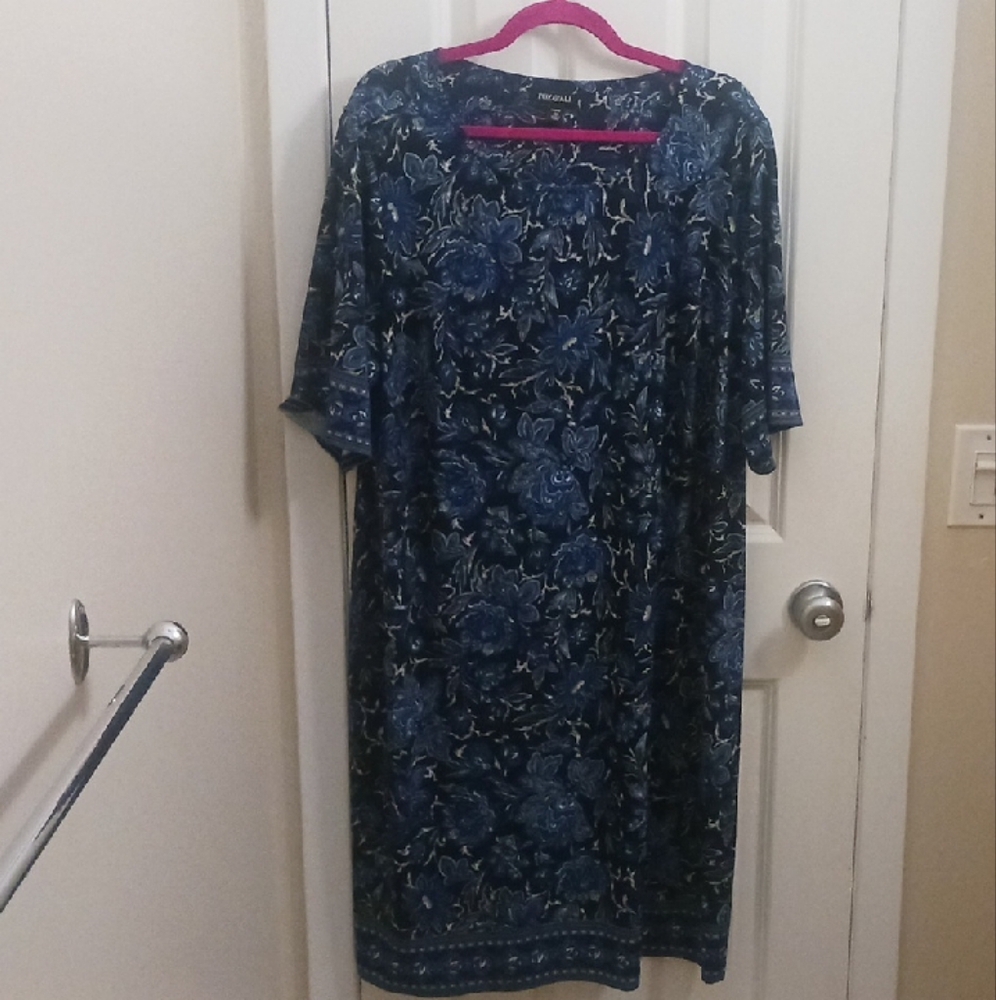 Roz & Ali Navy and White Floral Dress